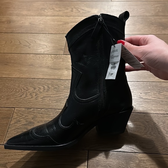 Never worn with tags - Picture 4 of 7